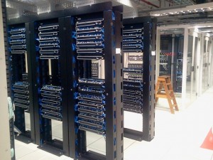 Moderne Server in einem Rechenzentrum